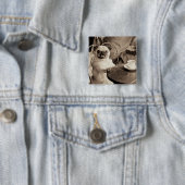 Badge Carré 5 Cm Carlin de café (En situation)