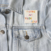 Badge Carré 5 Cm Carré | J'Aime Mon Véritable Moi (En situation)