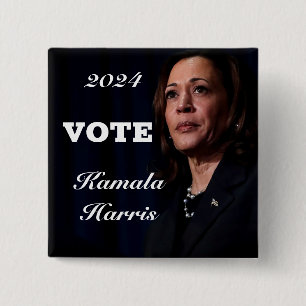 BADGE CARRÉ 5 CM CÉLÉBRER ET VOTER POUR KAMALA HARRIS