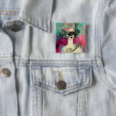 Badge Carré 5 Cm CHARME MONOGRAM / Beauté mystérieuse avec masque (En situation)