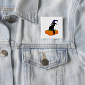 Badge Carré 5 Cm Chat noir avec Casquette et Citrouilles pour Hallo (En situation)