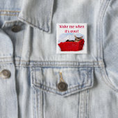 Badge Carré 5 Cm Chatte-Dormir Dans Panier Rouge Lumineux Personnal (En situation)