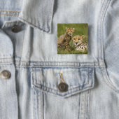 Badge Carré 5 Cm Cheetah, Acinonyx jubatus, avec Cub (En situation)