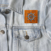 Badge Carré 5 Cm Chrome style Nautical Wheel on Teak (En situation)