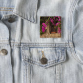 Badge Carré 5 Cm Cité Monumentale, bâtiments couverts de fleurs (En situation)