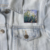 Badge Carré 5 Cm Claude Monet - Iris jaunes et violets (En situation)