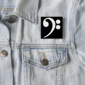 Badge Carré 5 Cm Clé de basse blanche (En situation)