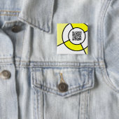 Badge Carré 5 Cm code QR du bullseye jaune (En situation)