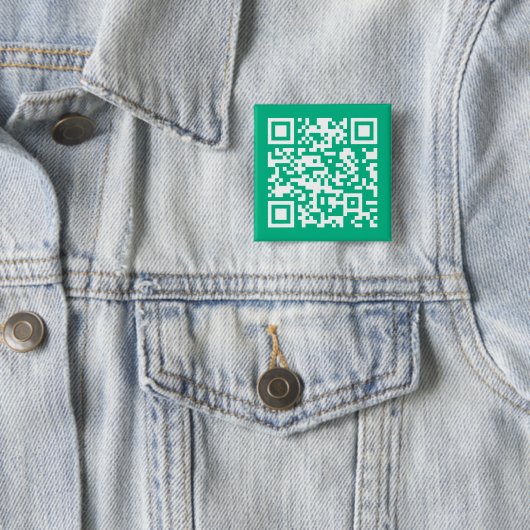Badge Carré 5 Cm Code QR modifiable Générez le vôtre | Vert sarcel (En situation)