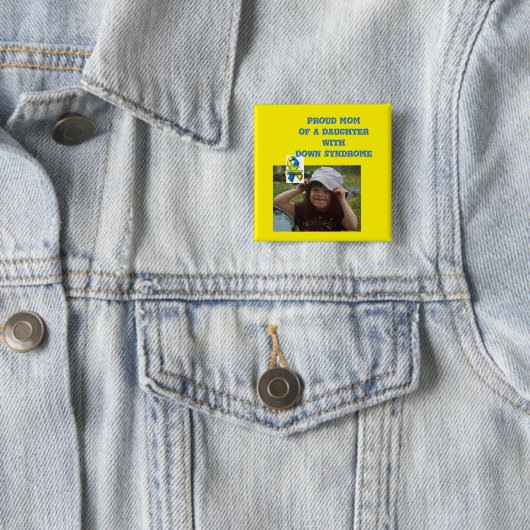 Badge Carré 5 Cm conscience de syndrome de Down (En situation)