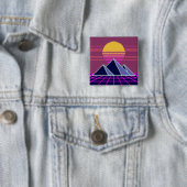 Badge Carré 5 Cm Coucher de soleil Synthwave sur les pyramides pixe (En situation)