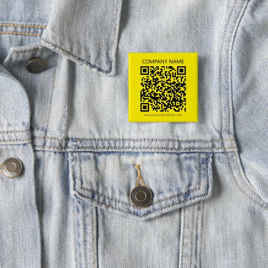 Badge Carré 5 Cm Créer un code QR | Facilement visible jaune vif no (En situation)
