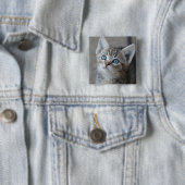 Badge Carré 5 Cm Cute Kitten (En situation)