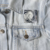 Badge Carré 5 Cm Cyclone tropical Dianne 2 (En situation)