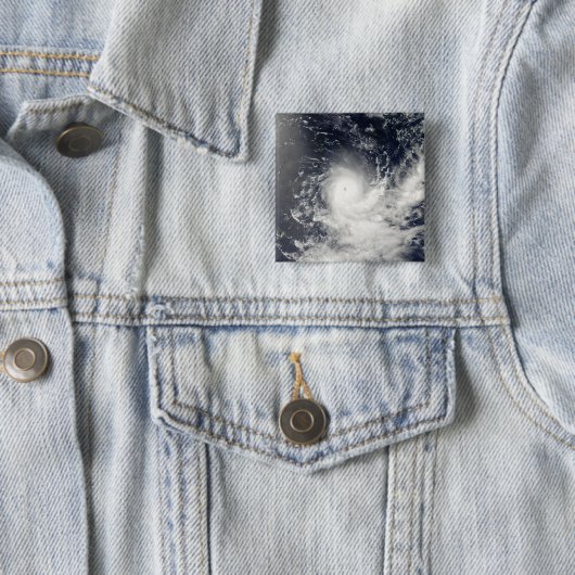 Badge Carré 5 Cm Cyclone tropical Gelane (En situation)