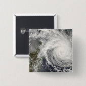 Badge Carré 5 Cm Cyclone tropical Ivan approchant Madagascar (Devant & derrière)
