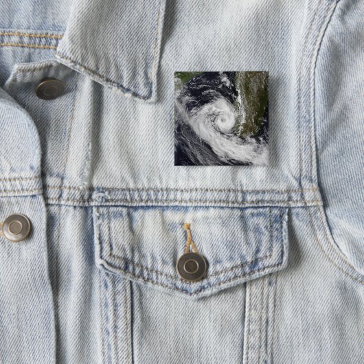 Badge Carré 5 Cm Cyclone tropical Izilda (En situation)