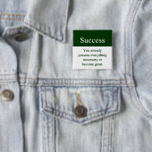 Badge Carré 5 Cm Débuts de succès de (En situation)