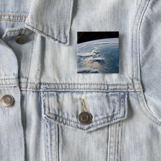 Badge Carré 5 Cm Des Nuages Autour De Sumatra, Indonésie. (En situation)