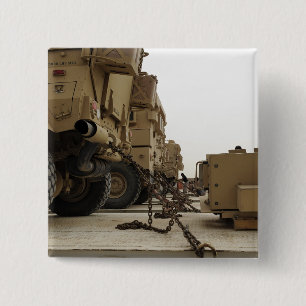 Badge Carré 5 Cm Des véhicules militaires sont fermés à clef ver