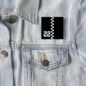 Badge Carré 5 Cm Drapeau De Course Personnalisé Noir Et Blanc (En situation)