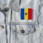 Badge Carré 5 Cm Drapeau de Moldavie (En situation)