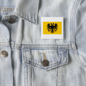 Badge Carré 5 Cm Drapeau de Saint Empire Romain (En situation)