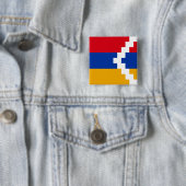 Badge Carré 5 Cm Drapeau du Haut-Karabakh (En situation)
