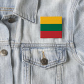 Badge Carré 5 Cm Drapeau lituanien (En situation)