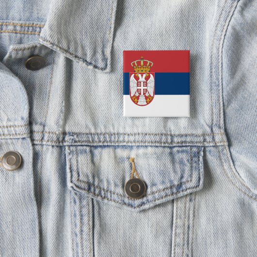 Badge Carré 5 Cm Drapeau serbe (En situation)