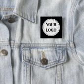 Badge Carré 5 Cm élégant, moderne, raffiné et modifiable (En situation)