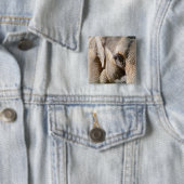 BADGE CARRÉ 5 CM ÉLÉPHANT (En situation)
