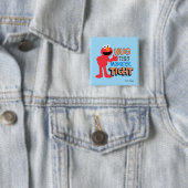 Badge Carré 5 Cm Elmo | Hug this Monster Tight (En situation)