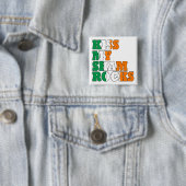 Badge Carré 5 Cm Embrasse mon St patrick shamrock (En situation)