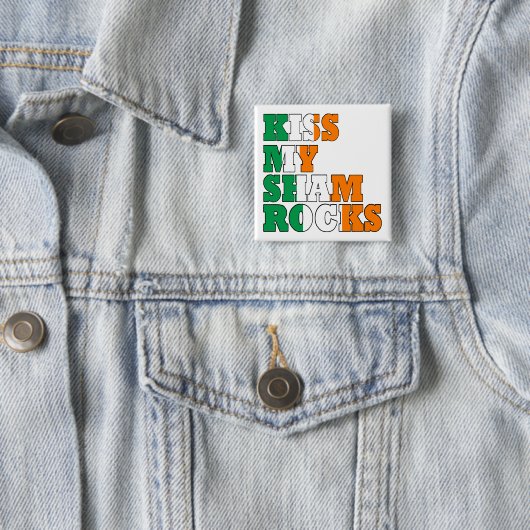 Badge Carré 5 Cm Embrasse mon St patrick shamrock (En situation)