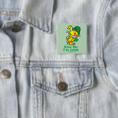 Badge Carré 5 Cm Embrassez-moi (En situation)