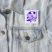Badge Carré 5 Cm Épingle violette musicale (En situation)