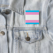 Badge Carré 5 Cm Épinglette de fierté trans (En situation)
