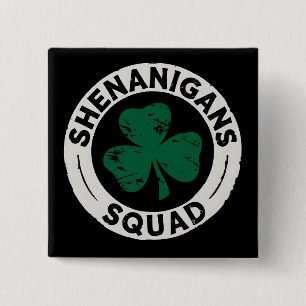 Badge Carré 5 Cm Équipe Shenanigans Shamrock de la Saint-Patrick