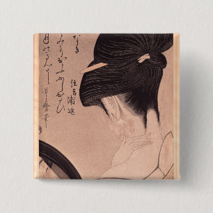 Badge Carré 5 Cm Femme mettant sur le maquillage