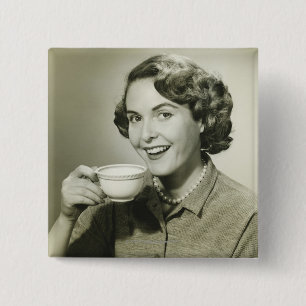 Badge Carré 5 Cm Femme tenant des tasses