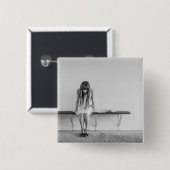 Badge Carré 5 Cm Fille inquiète (Devant & derrière)