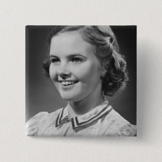 Badge Carré 5 Cm Fille posant dans le studio (Devant)