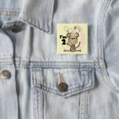 Badge Carré 5 Cm Fille singe en Casquette de fête 2e anniversaire (En situation)
