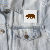 Badge Carré 5 Cm Forme de l'ours (En situation)