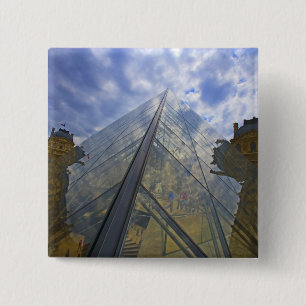 Badge Carré 5 Cm France, Paris. Les nuages se reflètent sur le Louv