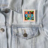 Badge Carré 5 Cm FRIENDS™ | Comment vas-tu - Graphisme vibrant (En situation)