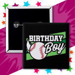 Badge Carré 5 Cm Fun Kids Baseball Party Home Run Birthday Boy<br><div class="desc">Cette conception de fête d'anniversaire de baseball est parfaite pour une fête d'anniversaire de base-ball pour garçon. Idée de fête d'anniversaire pour les enfants qui aiment jouer au baseball, regarder le baseball ou les futurs joueurs étoiles de baseball ! Caractéristiques 'Birthday Boy' avec un baseball sur un graphique de terrain...</div>