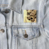 BADGE CARRÉ 5 CM GARGOYLE (En situation)