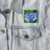 Badge Carré 5 Cm Géranium sauvage (En situation)